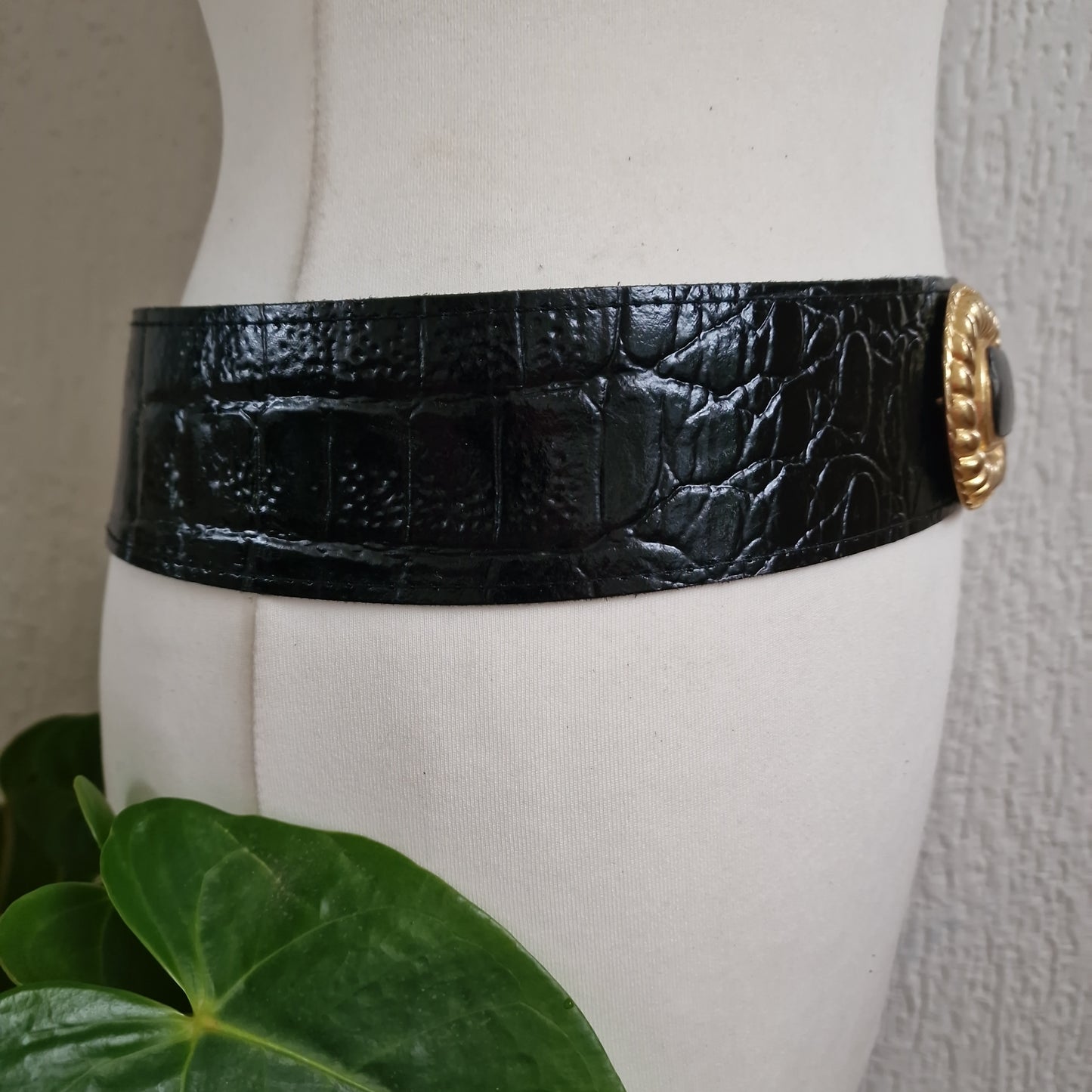 wide leather belt 12