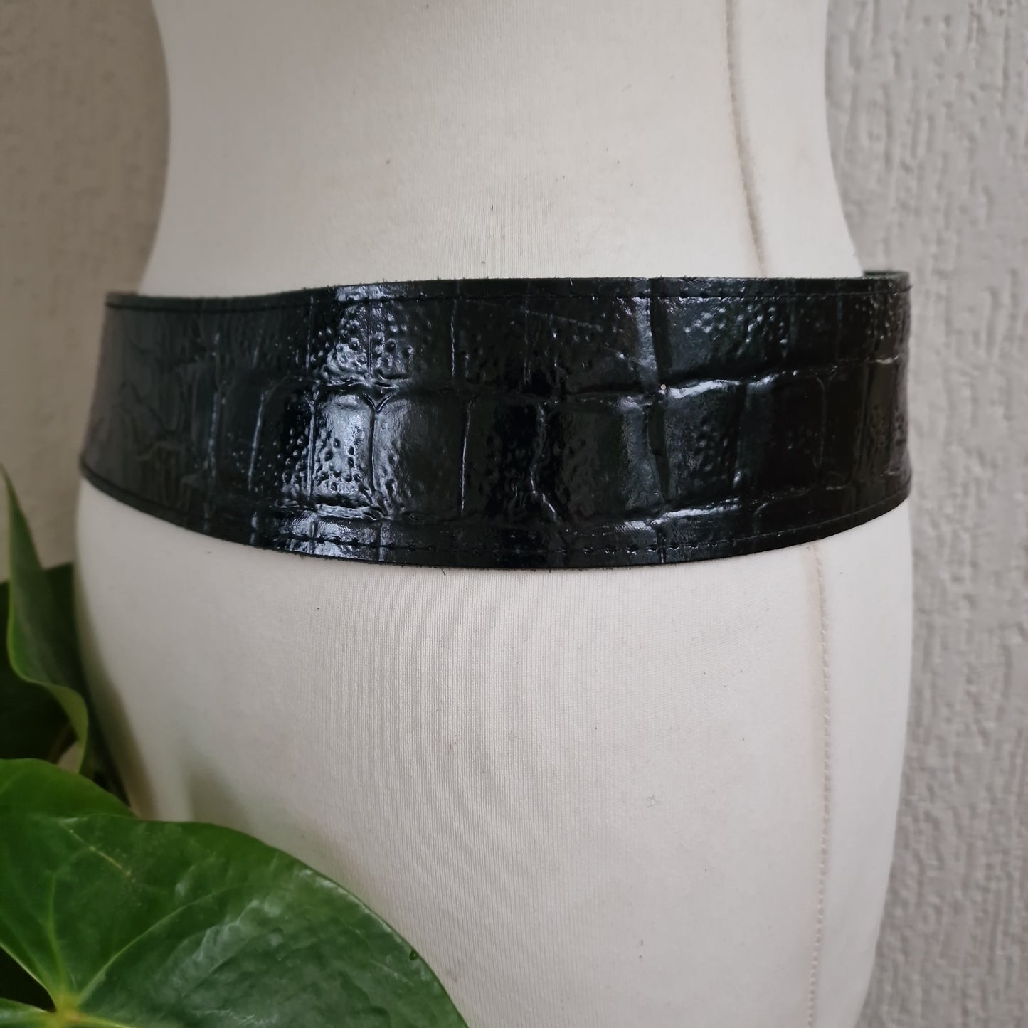 wide leather belt 12