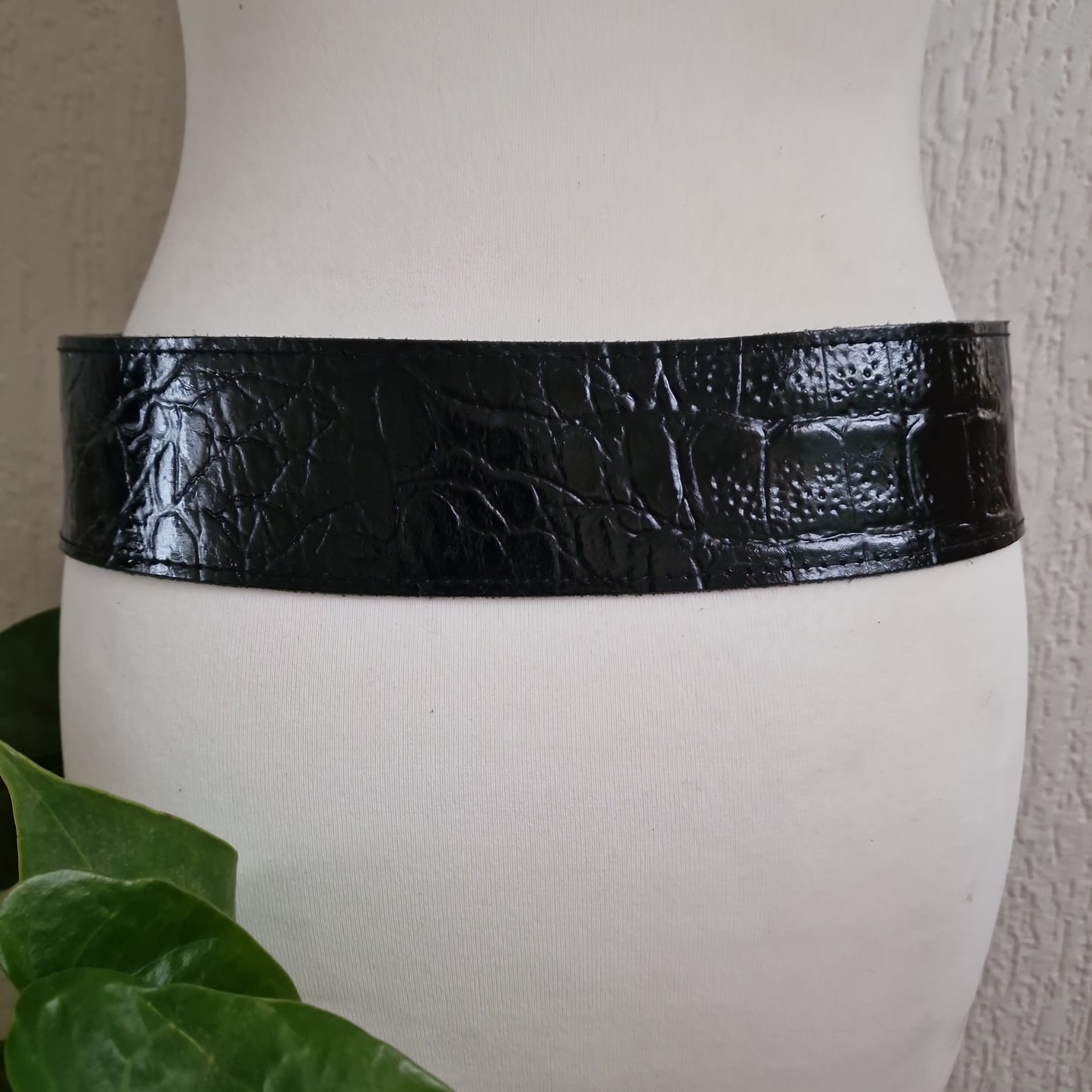 wide leather belt 12