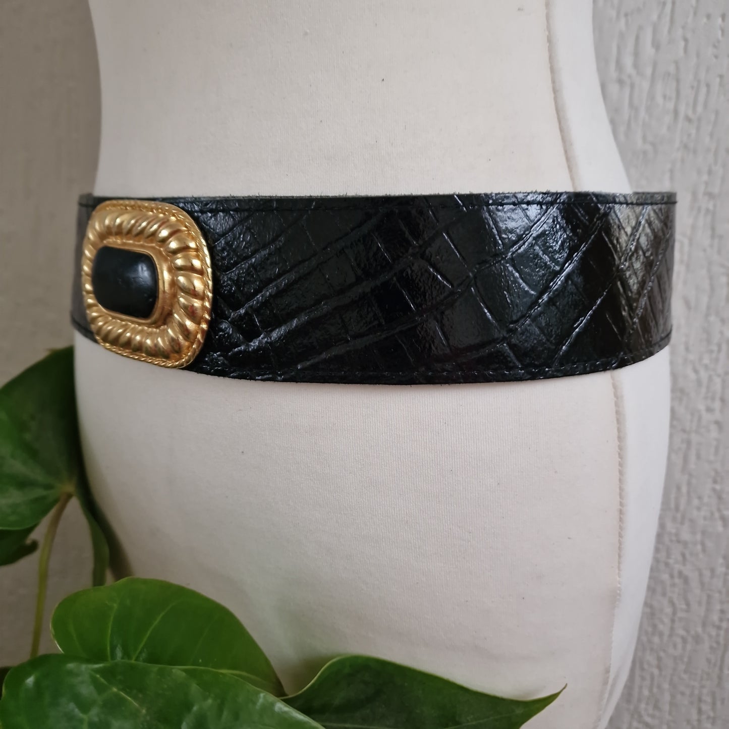 wide leather belt 12