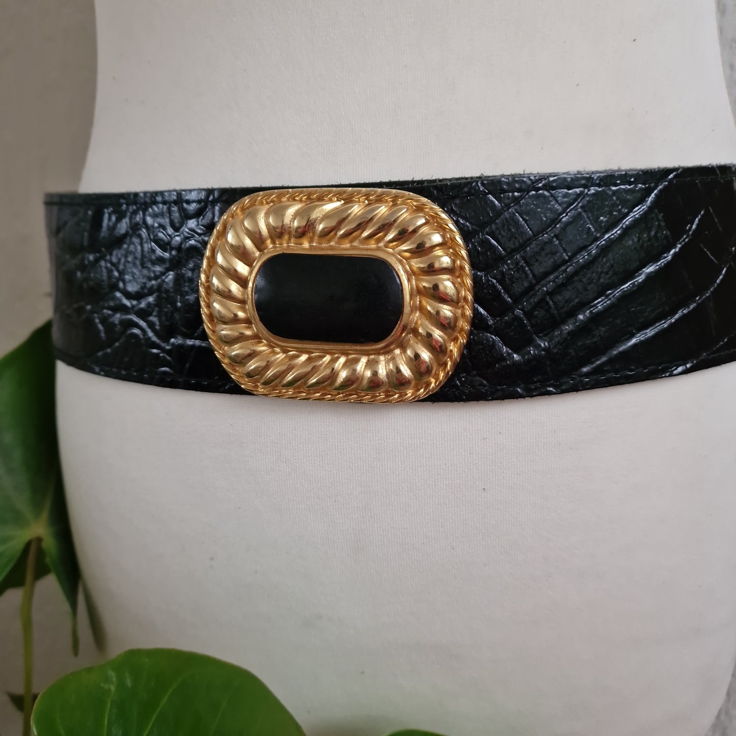 wide leather belt 12