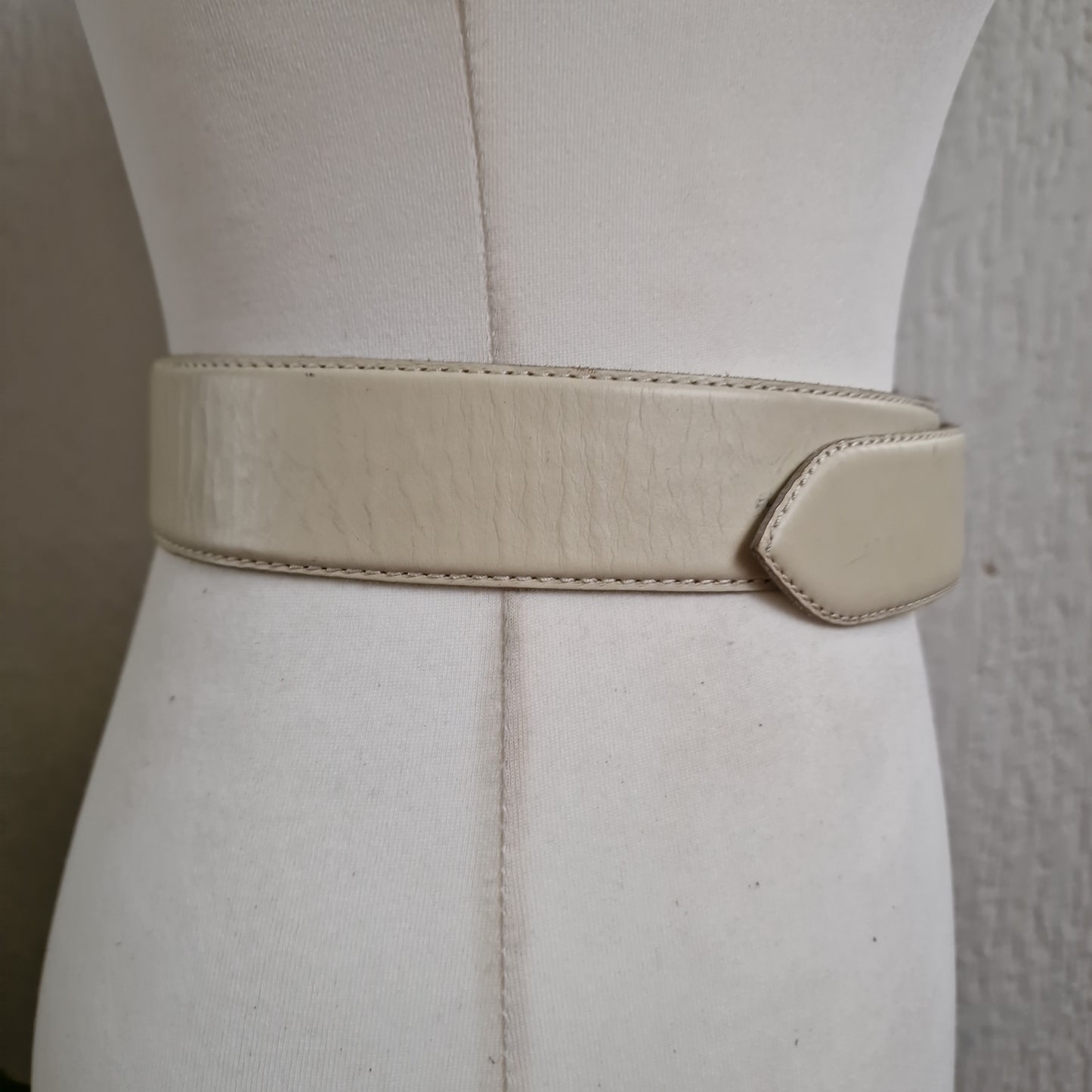 cream belt 16