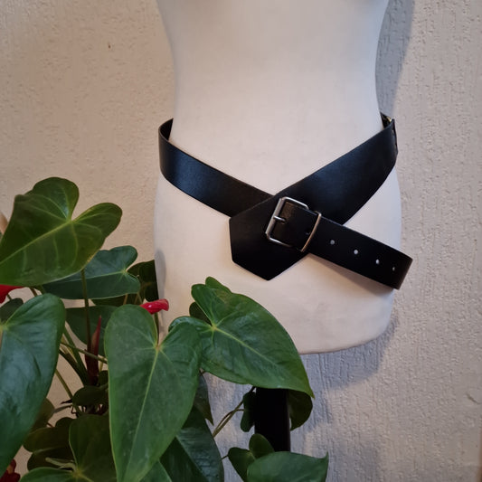 leather belt 19