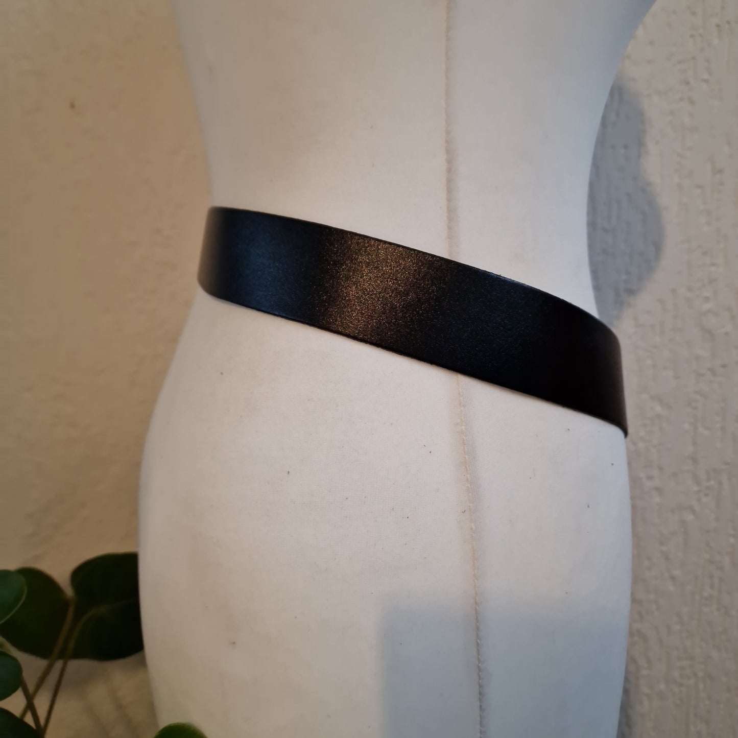 leather belt 19