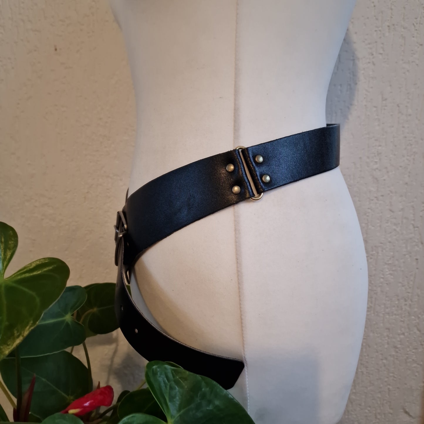 leather belt 19