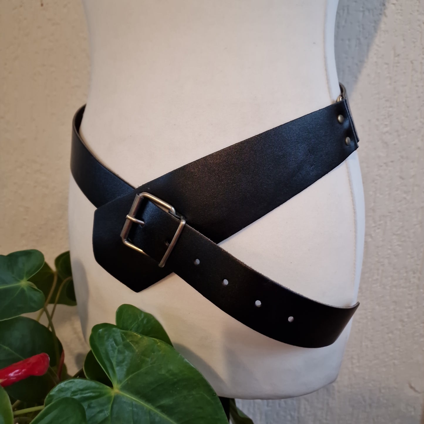 leather belt 19