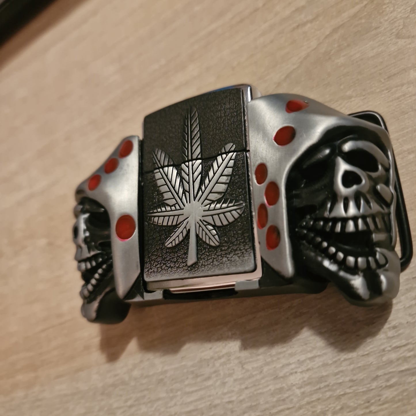 Buckle double skulls