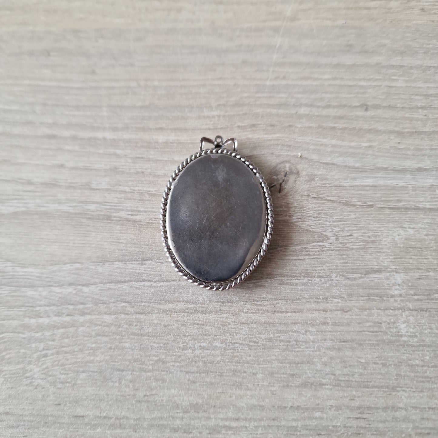 medallion pendant