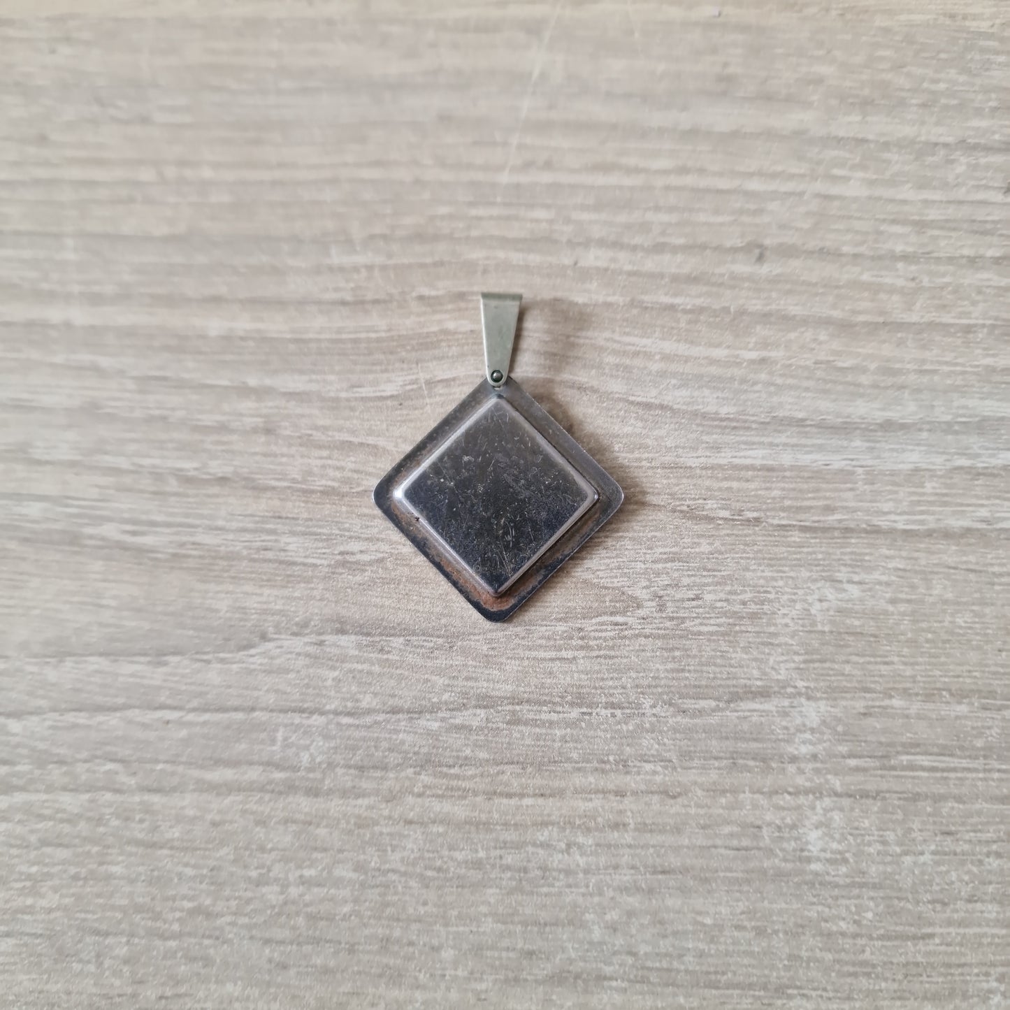 pendentif années 70