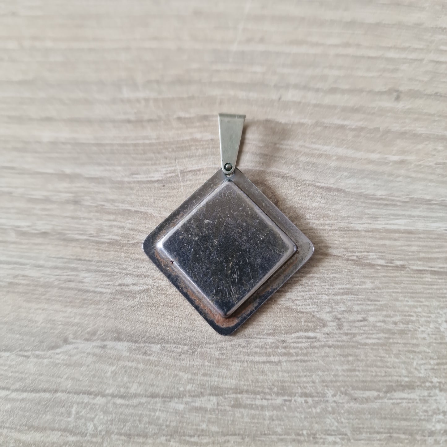 70's pendant