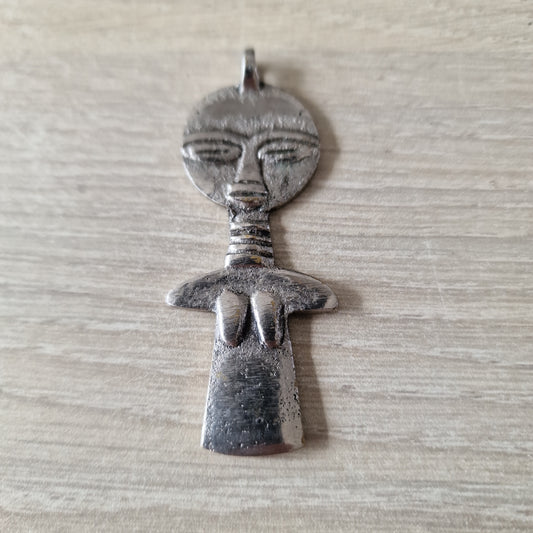 Pendentif de fertilité africain