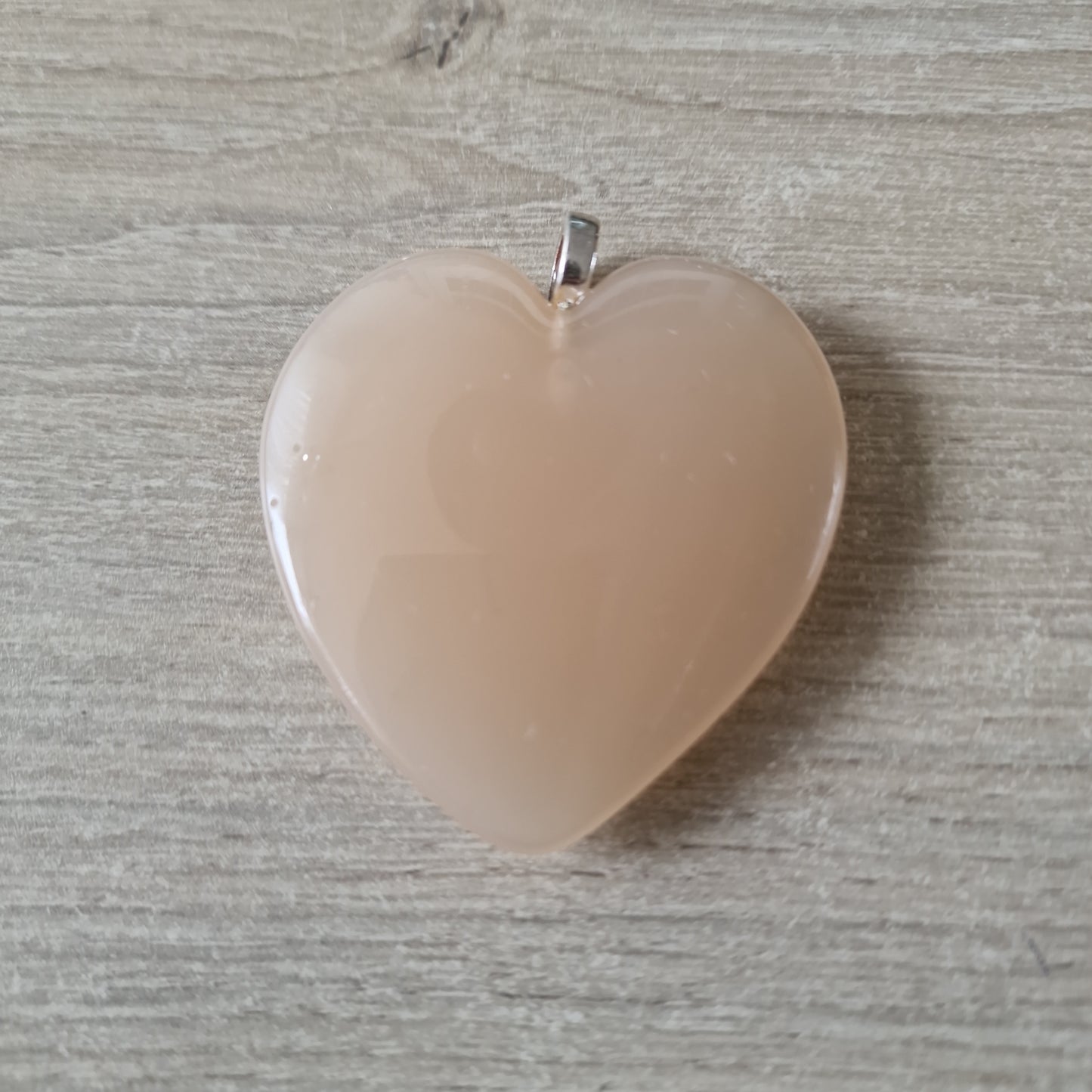 Grand pendentif coeur en résine