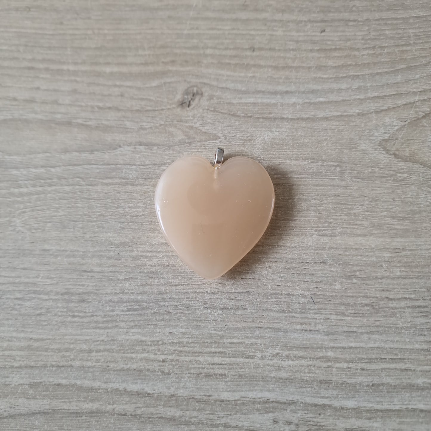 Grand pendentif coeur en résine