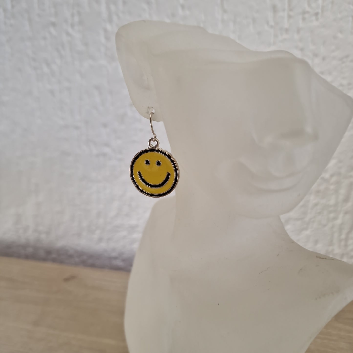 Smiley hang oorbellen