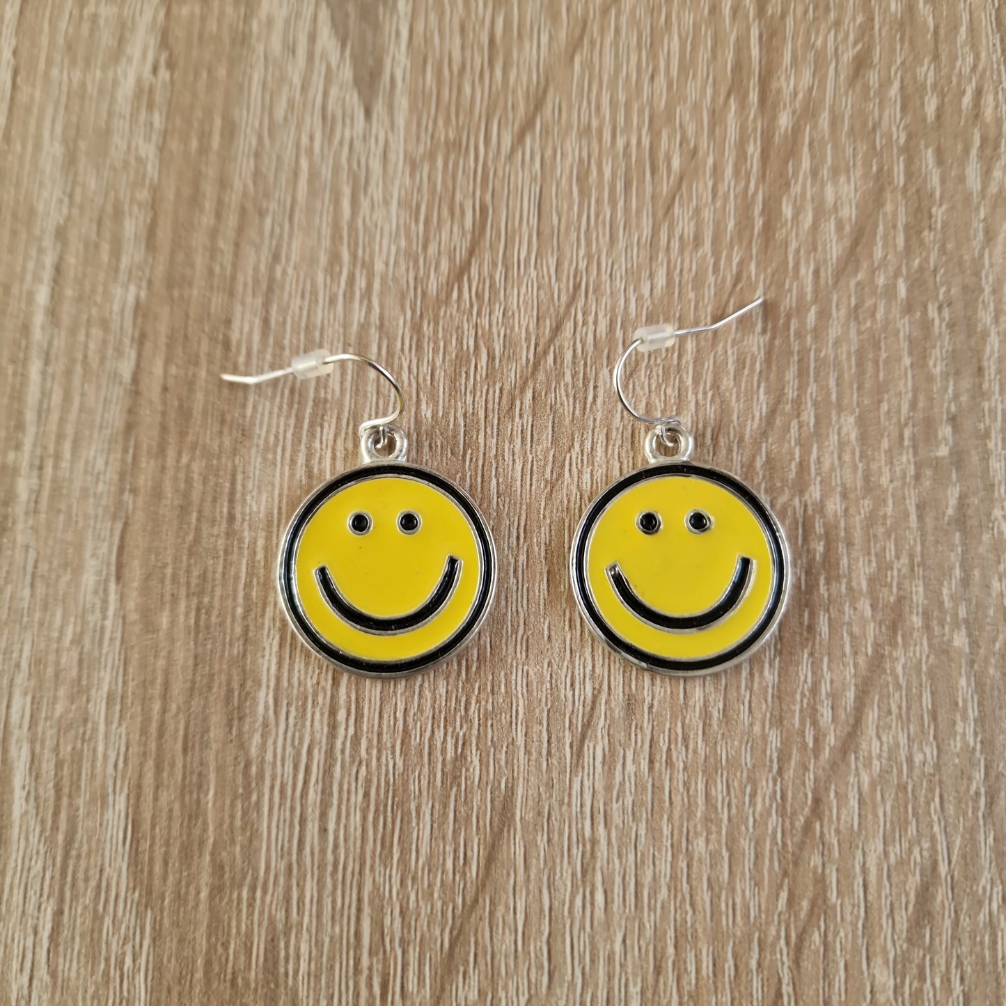 Smiley hang oorbellen