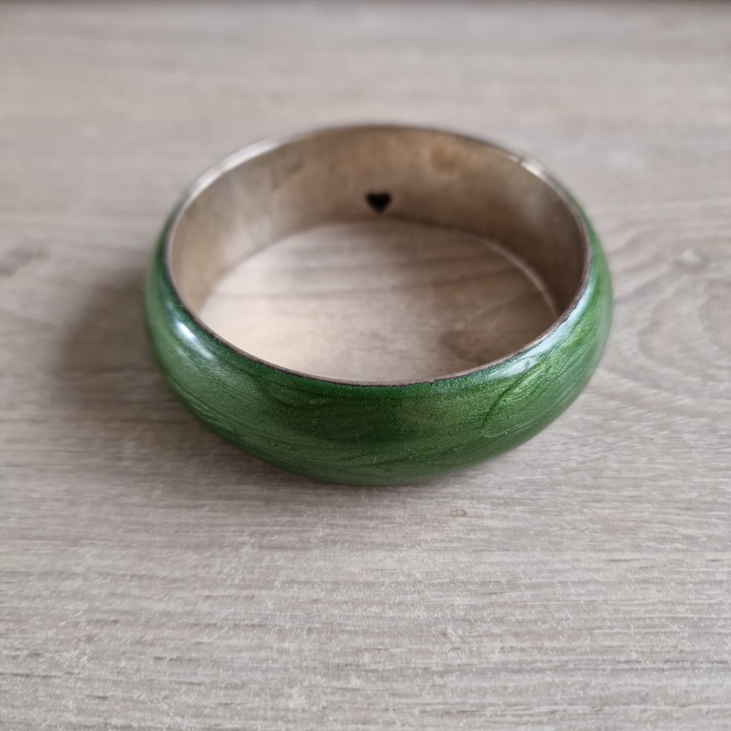 Groene brede armband