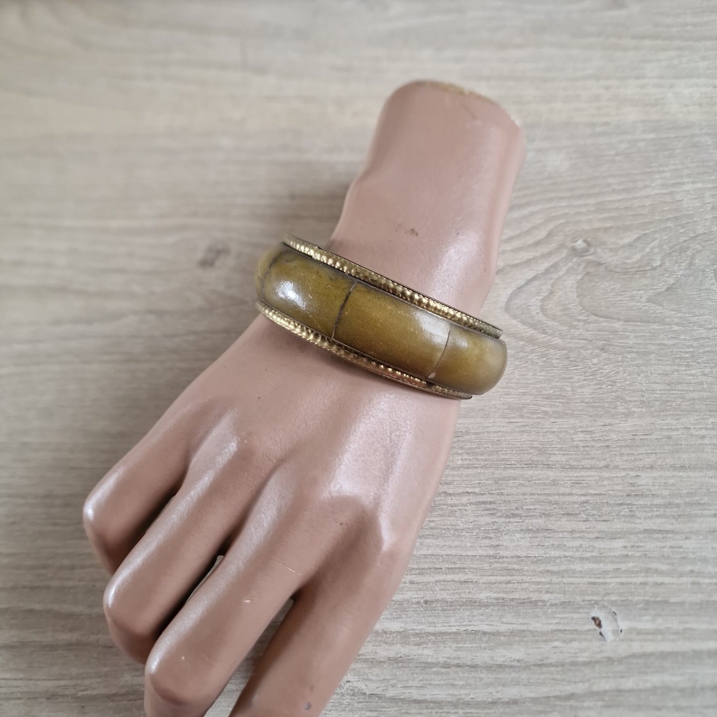 Koperen brede mosterdgroenen armband